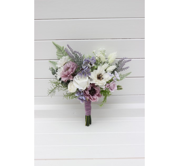 Lavender bridal bouquet. Lilac flowers bouquet .Faux bouquet. Purple wedding. Silk flowers. Boho wedding . Lilac bridal bouquet . Bridesmaid bouquet. 5292