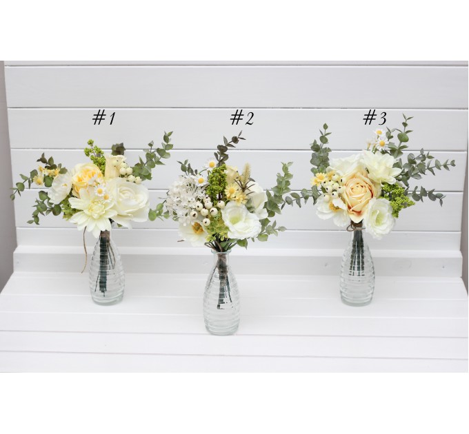 Simple Wedding Table Flowers – White, Yellow, and Green Mini Bouquets