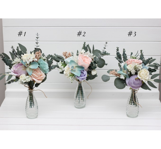 Simple Wedding Table Flowers in Soft Pastel Colors