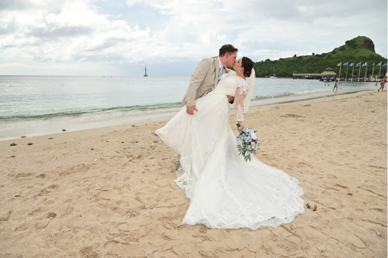 Beach Wedding Couple with Dusty Blue & White Bridal Flowers4512-533.33333333333