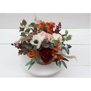 Burgundy rust ivory cinnamon centerpiece. Table decor. Flowers in box. 0039