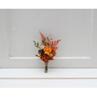 Wedding boutonniere in terracotta rust orange tones. 5331