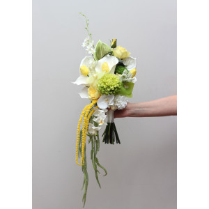 Romantic Asymmetrical White Yellow Bridal Bouquet with Amaranth. 5460-5284