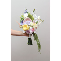 Modern Asymmetrical Bridal Bouquet in Pastel colors. 5455