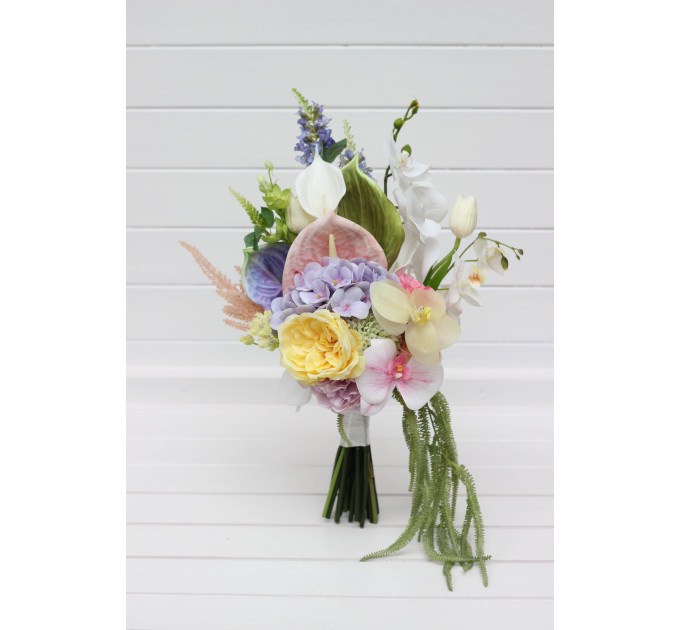 Modern Bridal Bouquet with Asymmetrical Design in Soft Pastel Tones