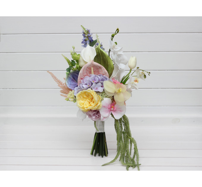 Modern Bridal Bouquet with Asymmetrical Design in Soft Pastel Tones