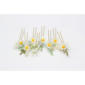  Set of  8 daisy hair pins. Bridesmaid gift.  5278