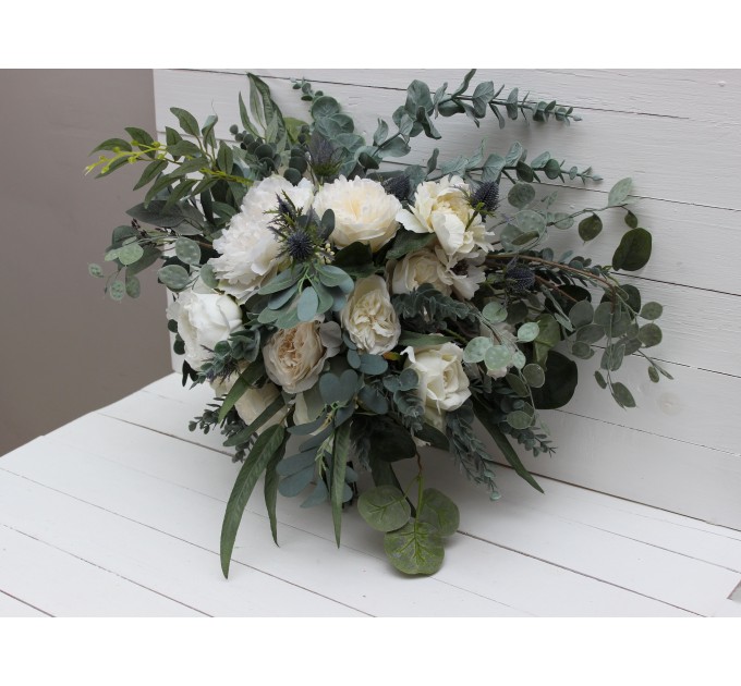 Wedding bouquets in whte and ivory colors. Bridal bouquet. Faux bouquet. Bridesmaid bouquet. White anemone bouquet. Classic wedding. 5013-3