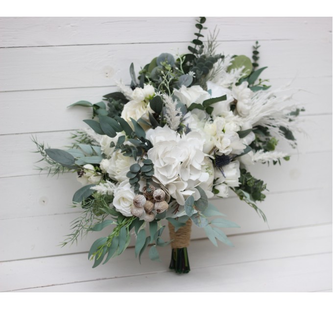Wedding bouquets in whte colors. Bridal bouquet. Faux bouquet. Bridesmaid bouquet. White anemone bouquet. Classic wedding. 5013-1