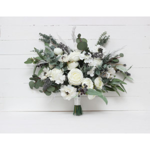 Wedding bouquets in whte colors. Bridal bouquet. Cascading bouquet. Faux bouquet. Bridesmaid bouquet. White anemone bouquet. Classic wedding. 5013