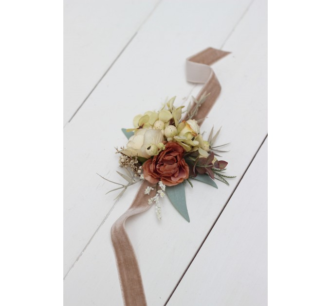  Wedding boutonnieres and wrist corsage  in champagne ivory color scheme. Flower accessories. 5044