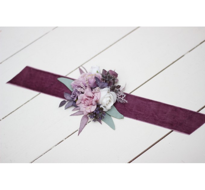  Wedding boutonnieres and wrist corsage  in lilac white mauve color scheme. Flower accessories. 5059-1