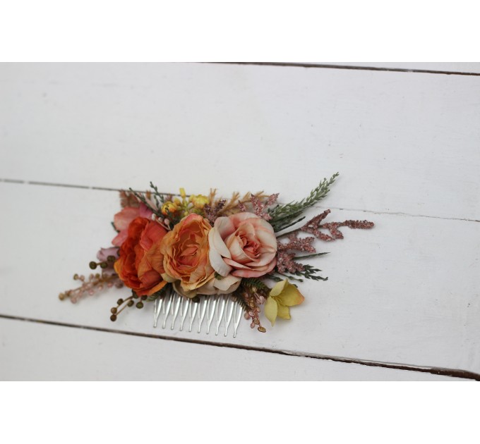 Flower comb in orange rust peach color scheme. Wedding accessories for hair. Bridal flower comb. Bridesmaid floral comb. 0001