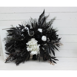 Halloween bouquets. Wedding bouquets in black and white colors. Bridal bouquet.  Faux bouquet. Bridesmaid bouquet.Gothic black wedding bouquet. 5086