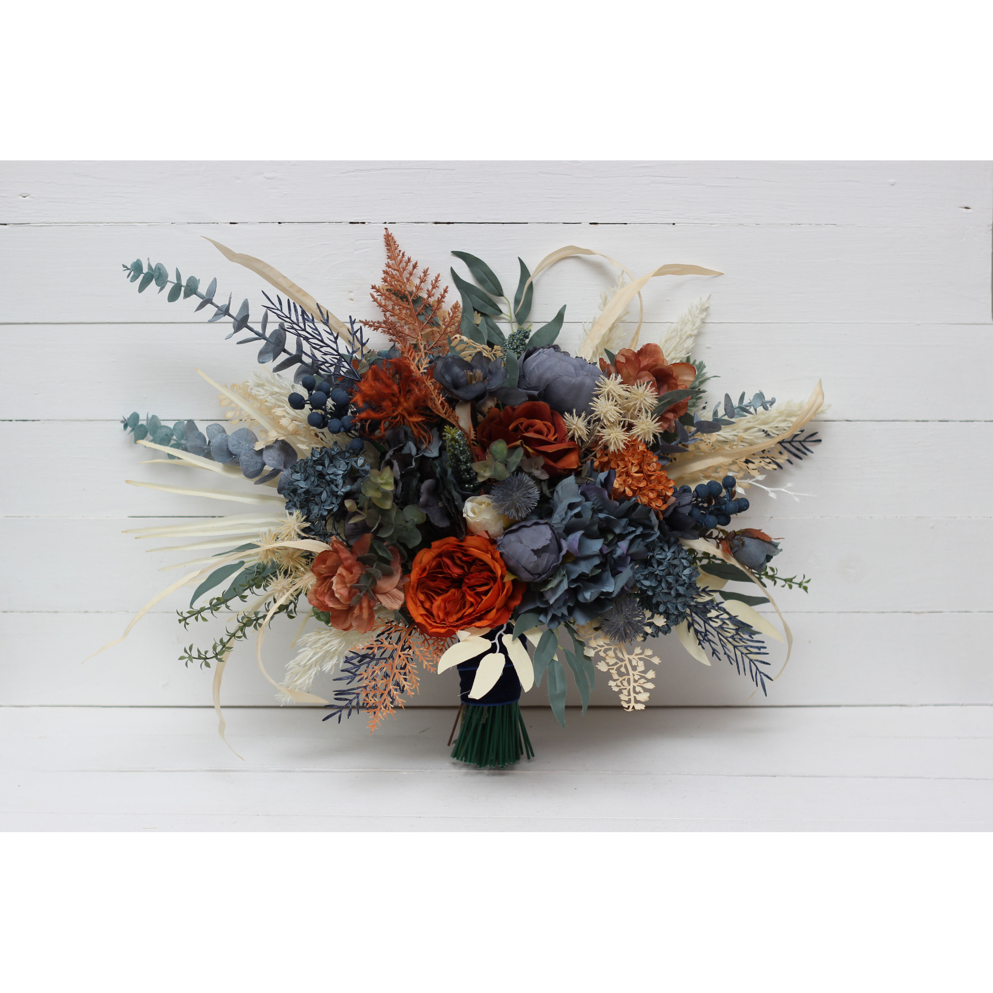 Wedding-bouquets-in-rust-blue-