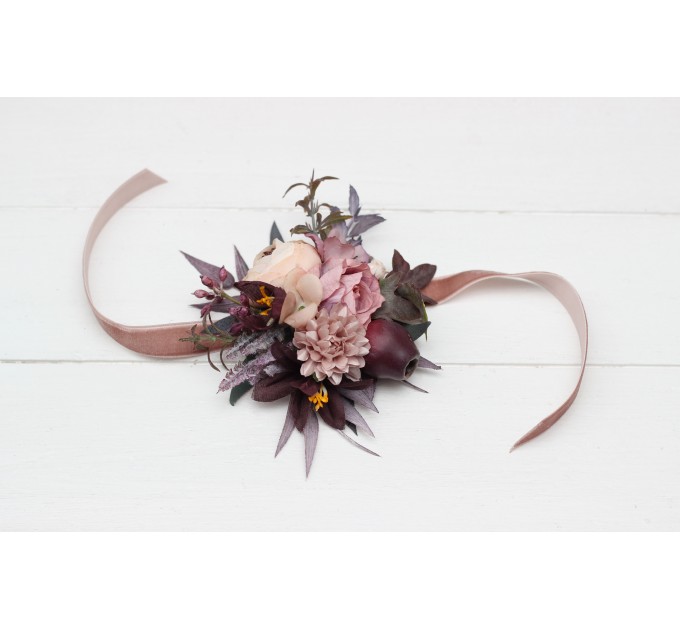  Wedding boutonnieres and wrist corsage  in mauve purple beige color scheme. Flower accessories. 5180
