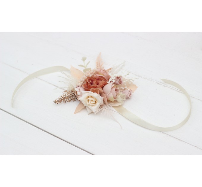  Wedding boutonnieres and wrist corsage  in beige ivory blush pink color scheme. Flower accessories. 5143