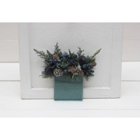 Blue berries pocket boutonniere. Pine boutonniere. Winter wedding. Christmas wedding. Flower accessories. Pocket flowers. Square flowers. 5239