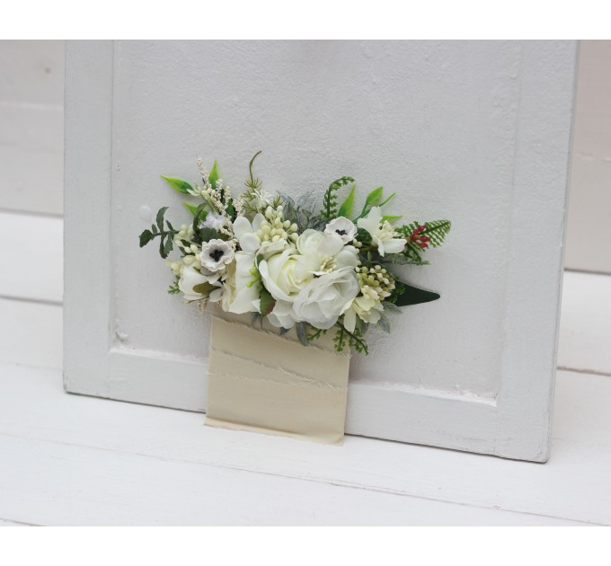 Pocket boutonniere in ivory and white color scheme. Flower accessories. Pocket flowers. Square flowers. 5241
