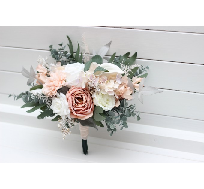 Wedding bouquets in white blush pink colors. Bridal bouquet. Fauxbouquet. Bridesmaid bouquet. 5204