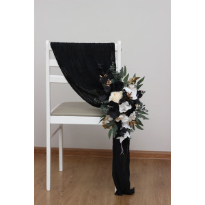 Aisle flowers in black gold white scheme. Chair flowers. Sign flowers. Wedding flowers. Flowers for wedding decor. 5065