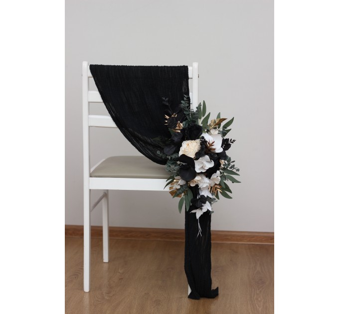 Aisle flowers in black gold white scheme. Chair flowers. Sign flowers. Wedding flowers. Flowers for wedding decor. 5065