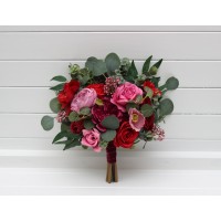 Bouquets in jewel-tone color theme. Magenta pink red bridal bouquet. Bridal bouquet. Faux bouquet. Bridesmaid bouquet. 5280