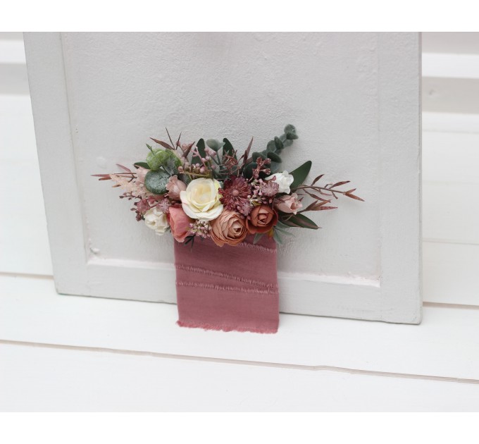 Pocket boutonniere in dusty rose cream blush pink color scheme. Flower accessories. Pocket flowers. Square flowers. 0000