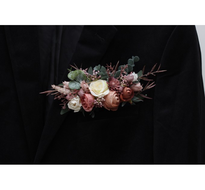 Pocket boutonniere in dusty rose cream blush pink color scheme. Flower accessories. Pocket flowers. Square flowers. 0000