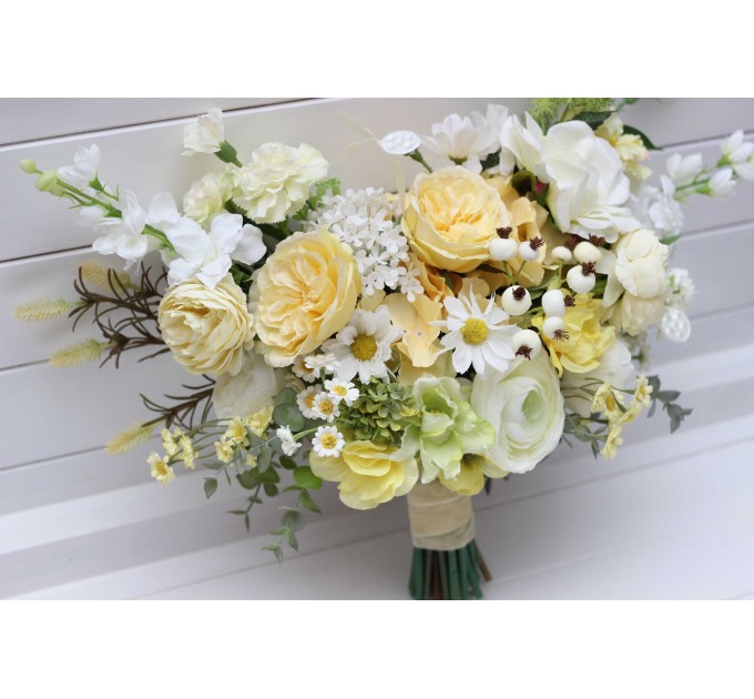 Bouquets in white and yellow color theme. Bridal bouquet. Faux bouquet. Bridesmaid bouquet. 5284