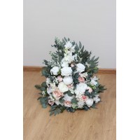 Standing flowers in white blush pink color scheme. Aisle flowers. Wedding decorations. Floor flowers. 0028