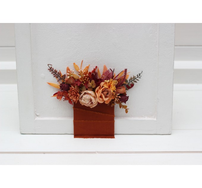 Pocket boutonniere in rust burgundy orange color scheme. Flower accessories. Pocket flowers. Square flowers. 5073