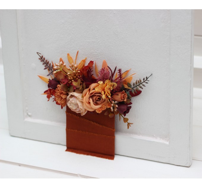 Pocket boutonniere in rust burgundy orange color scheme. Flower accessories. Pocket flowers. Square flowers. 5073