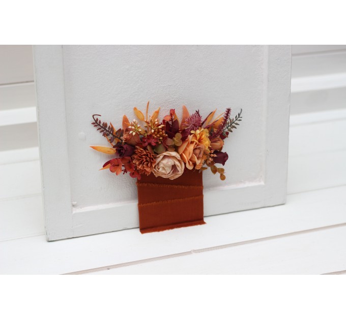 Pocket boutonniere in rust burgundy orange color scheme. Flower accessories. Pocket flowers. Square flowers. 5073