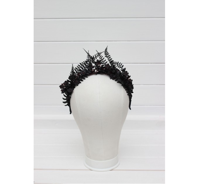 Black flower crown. Halloween crown. Flower girl crown. Wedding flowers. 5340