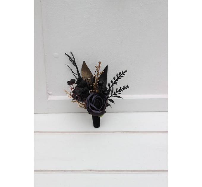 Wedding boutonnieres and wrist corsage in black gold color scheme. Flower accessories. 5309