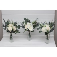 Simple wedding table flowers. Mini bouquets for vases in white ivory cream color scheme. Flowers for wedding decor. Table flowers. Centerpiece. 5021-1