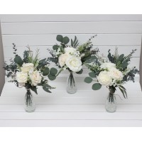 Simple wedding table flowers. Mini bouquets for vases in white ivory cream color scheme. Flowers for wedding decor. Table flowers. Centerpiece. 5021-1