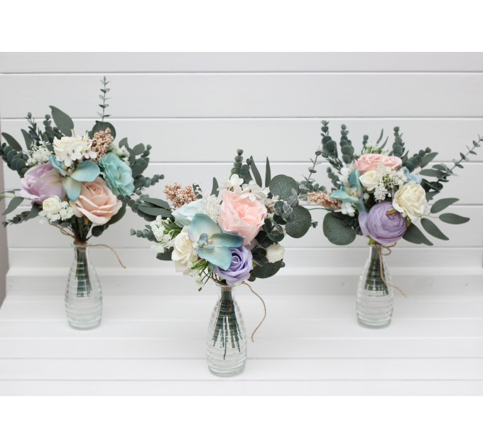 Simple Wedding Table Flowers in Soft Pastel Colors