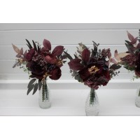 Simple wedding table flowers. Mini bouquets for vases in deep purple gold burgundy color scheme. Flowers for wedding decor. Table flowers. Centerpiece. 5223