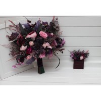 Pocket boutonniere in deep purple fuchsia pink color scheme. Flower accessories. Pocket flowers. Square flowers. 5228