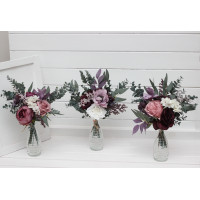 Simple wedding table flowers. Mini bouquets for vases in deep purple lilac white color scheme. Flowers for wedding decor. Table flowers. Centerpiece. 5430