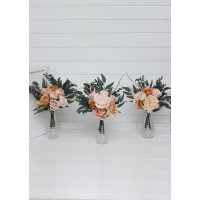 Simple wedding table flowers. Mini bouquets for vases in orange blush pink color scheme for wedding decor. Centerpiece. DIY flowers. 5071