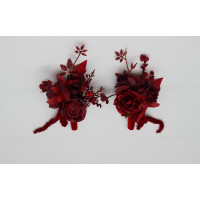 Red burgundy wedding boutonnieres. 5442