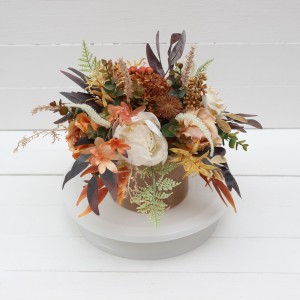 Orange ivory rust terracotta centerpiece. Table decor. Flowers in box. 0029