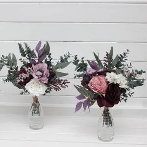 Simple wedding table flowers. Mini bouquets for vases in deep purple lilac white color scheme. Flowers for wedding decor. Table flowers. Centerpiece. 5430