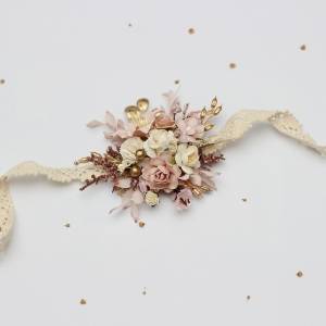 Wedding wrist corsage in vintage boho style in blush pink, cream and gold. Prom flower accessories. 5436