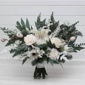 Winter protea bouquet. Bridal white and sage green bouquet. Wedding flowers. 5439
