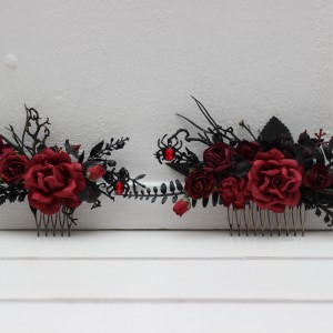 Black red burgundy gothic hair combs with artificial flowers and spider bead - Dark elegance for alternative fashion 5349