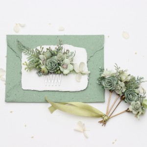 Set of single-color hair comb and hair pins. Sage green flower comb. Floral hair pins. Hair wedding accessories. Flower accessories for colorful bridesmade dresses. Bridesmaid gift